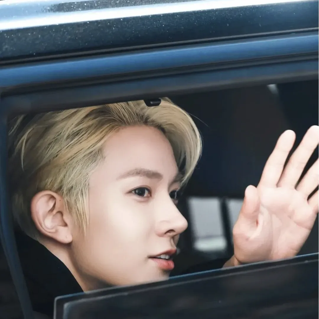 에반 최근 활동샷