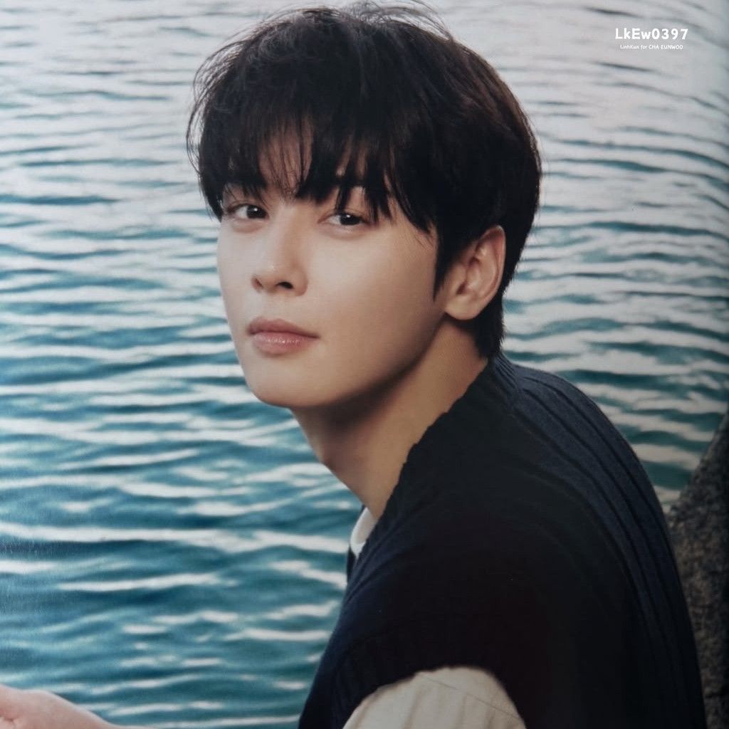 Latest photo of Eunwoo (ASTRO)