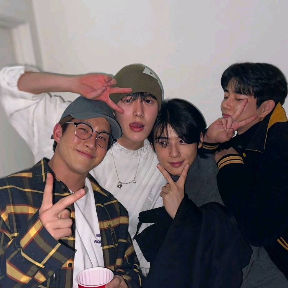 아스트로의 비하인드 컷