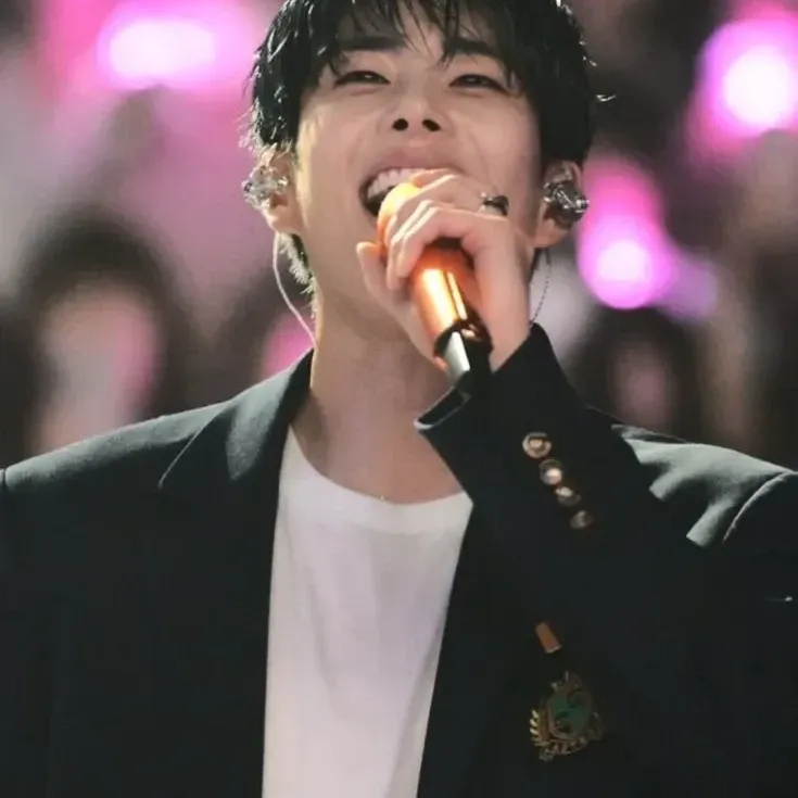 Latest photo of MJ (ASTRO)