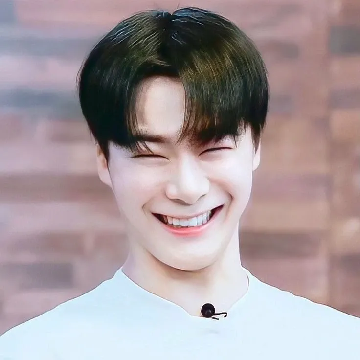 Latest photo of Moonbin (ASTRO)