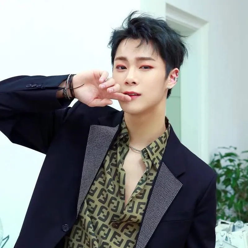 A moment captured by Moonbin (ASTRO)'s fan