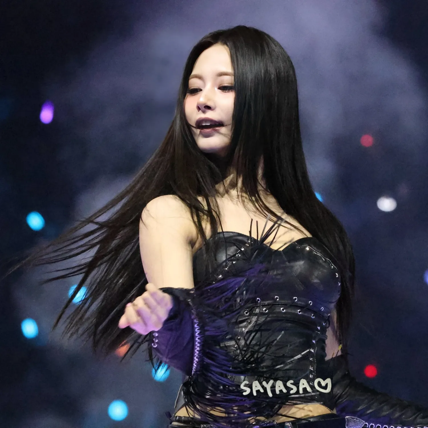 Momen yang diabadikan oleh penggemar Tzuyu (TWICE)