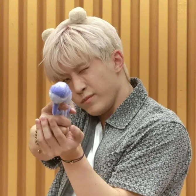 Latest photo of Jinjin (ASTRO)