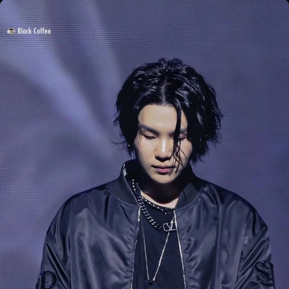 SUGA (BTS)の舞台裏ショット