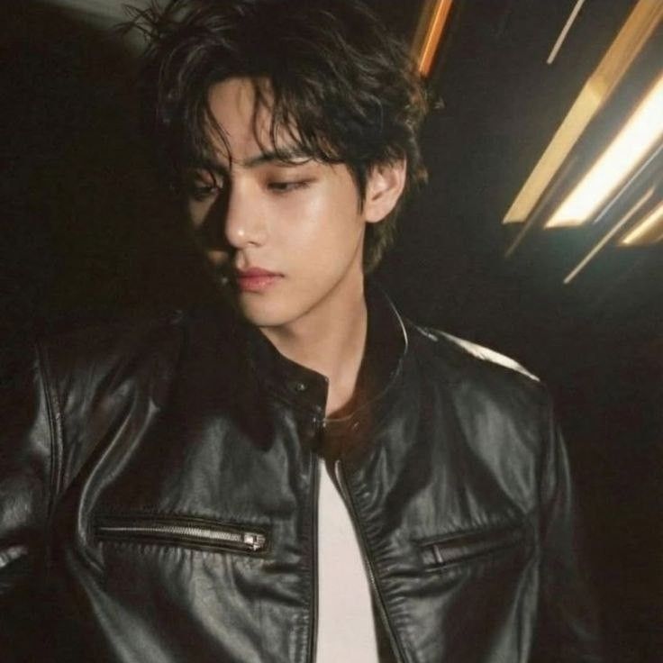 뷔 (방탄소년단) 최근 활동샷