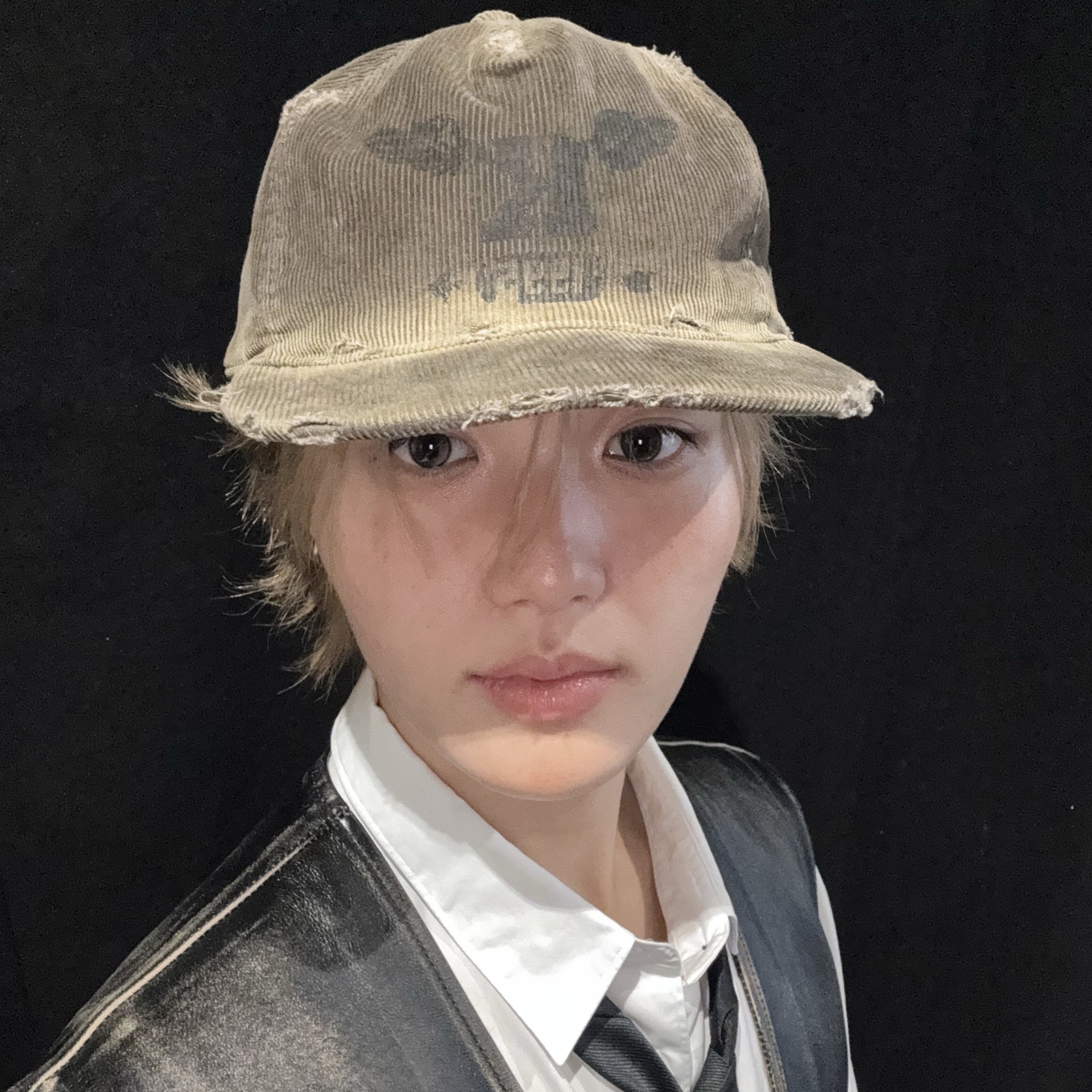 Potret di balik layar Doyoung (TREASURE)