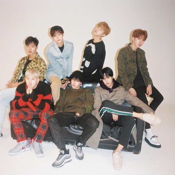 Foto aktivitas terbaru MONSTA X