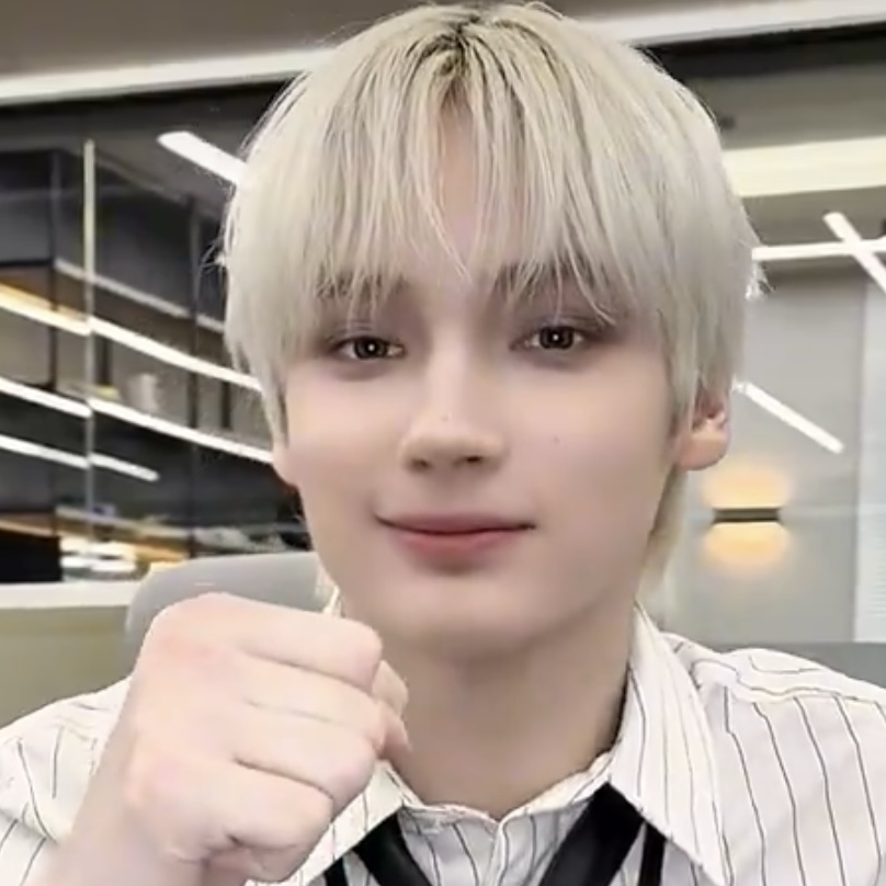 A moment captured by HueningKai (TOMORROW X TOGETHER)'s fan