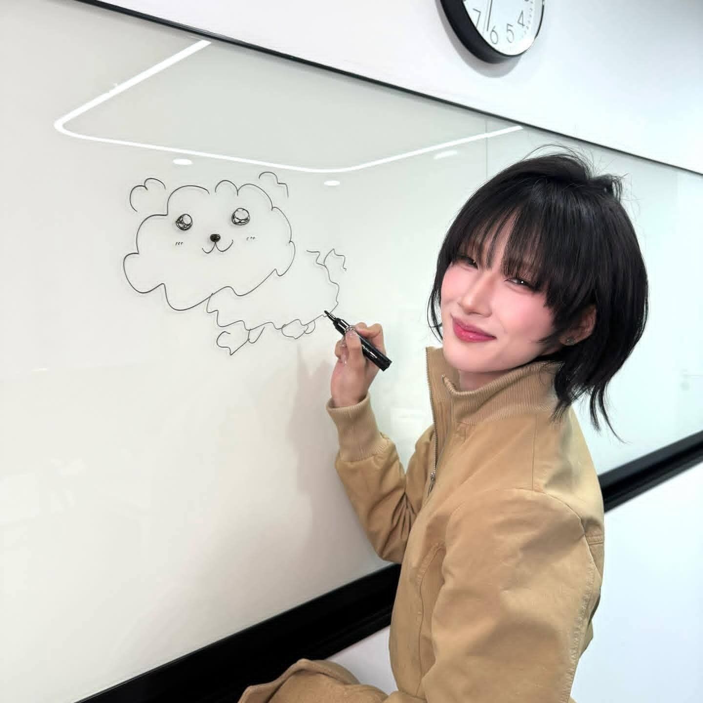 A moment captured by Hu Yetao (NexT1DE)'s fan