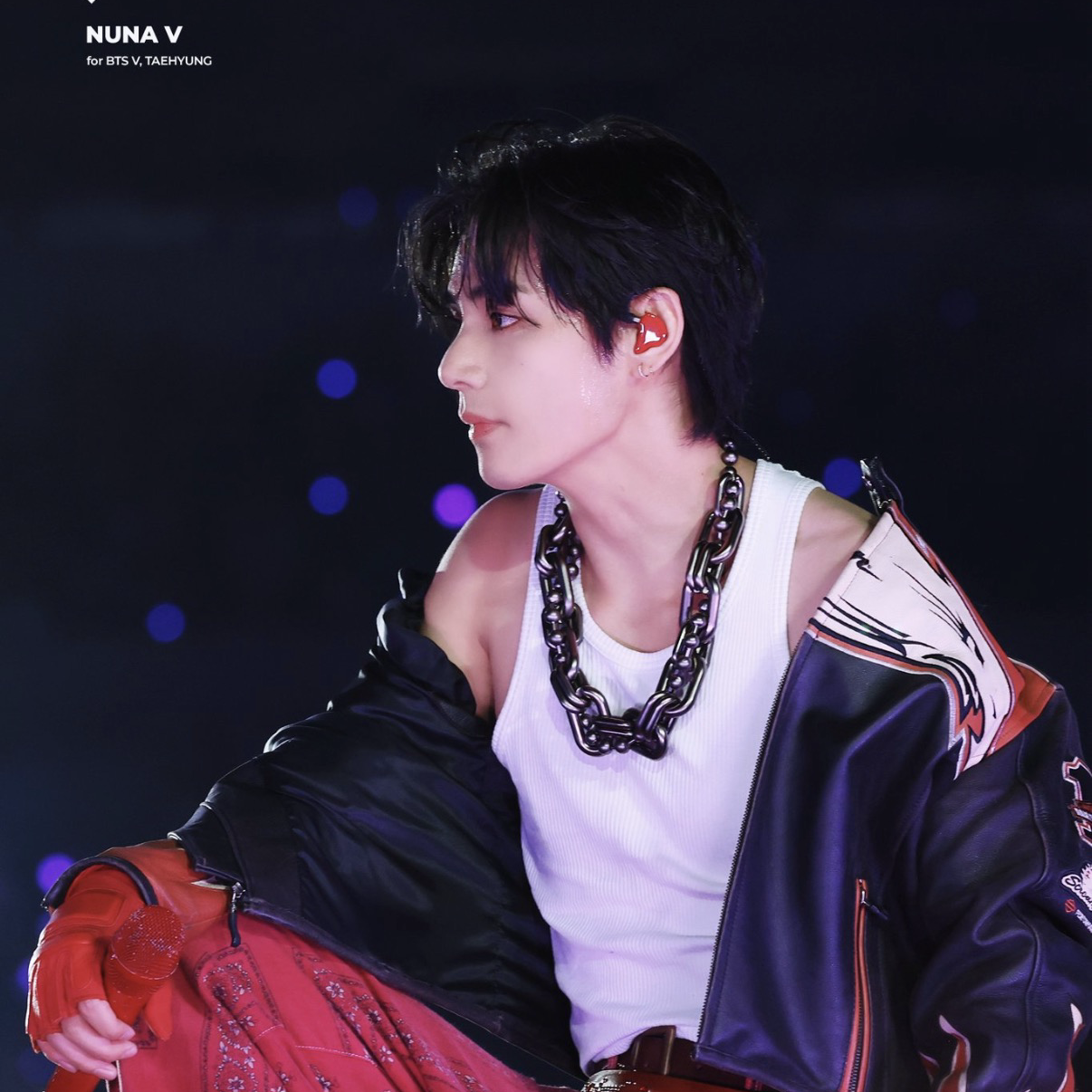 뷔 (방탄소년단)의 최신 사진