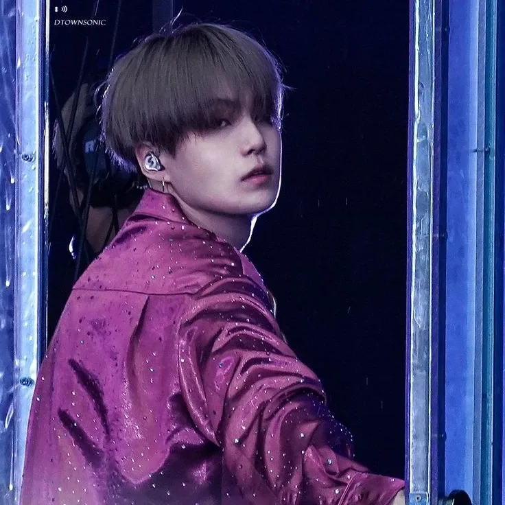 Potret di balik layar SUGA (BTS)