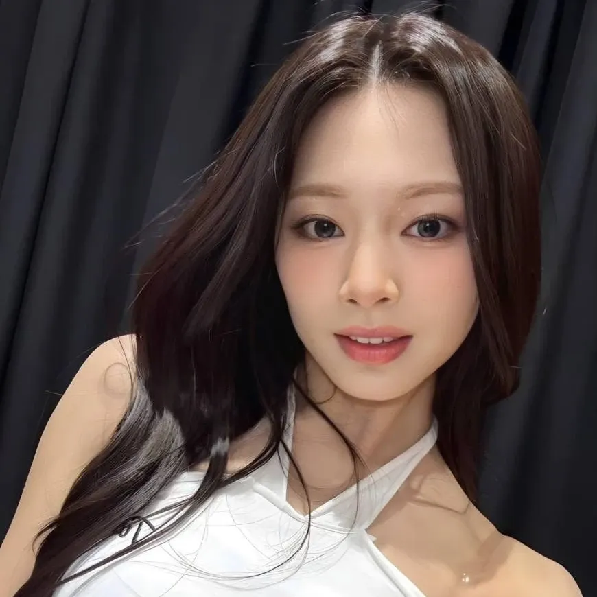 A moment captured by Tzuyu (TWICE)'s fan