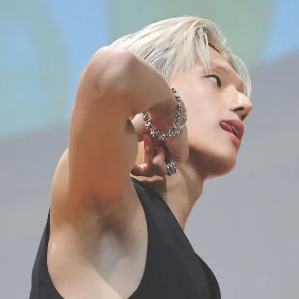 Foto aktivitas terbaru Wooyoung (ATEEZ)