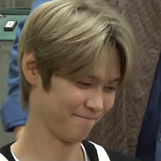 Behind-the-scenes cut of Eunseok (RIIZE)