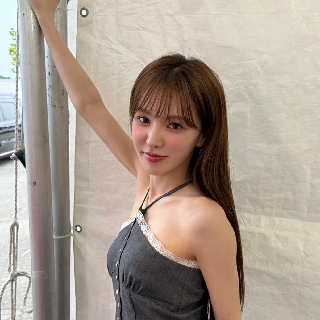 Behind-the-scenes cut of Wendy (Red Velvet)