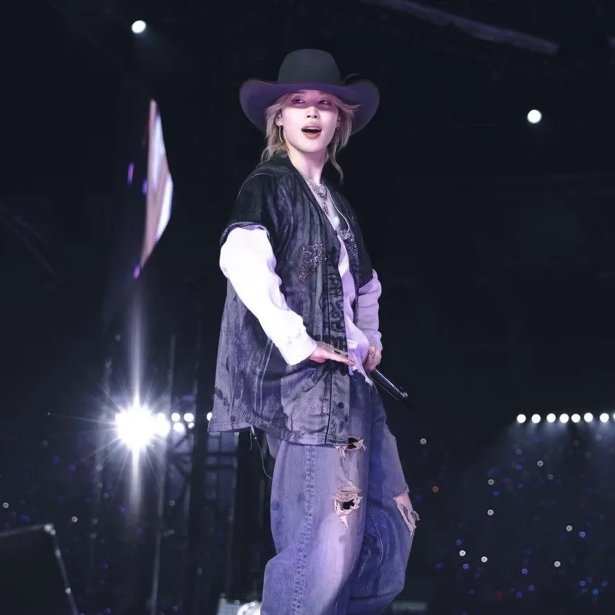 A moment captured by Jimin (BTS)'s fan