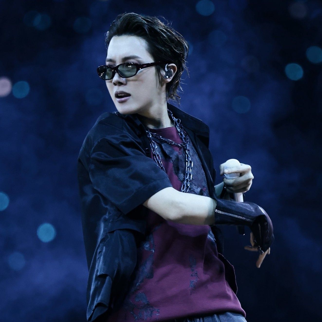Foto terbaru j-hope (BTS)