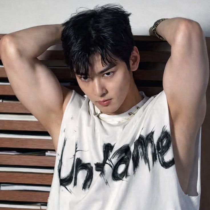 Latest photo of Eunwoo (ASTRO)