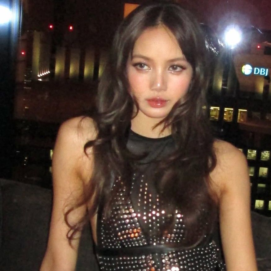 Behind-the-scenes cut of Lisa (BLACKPINK)