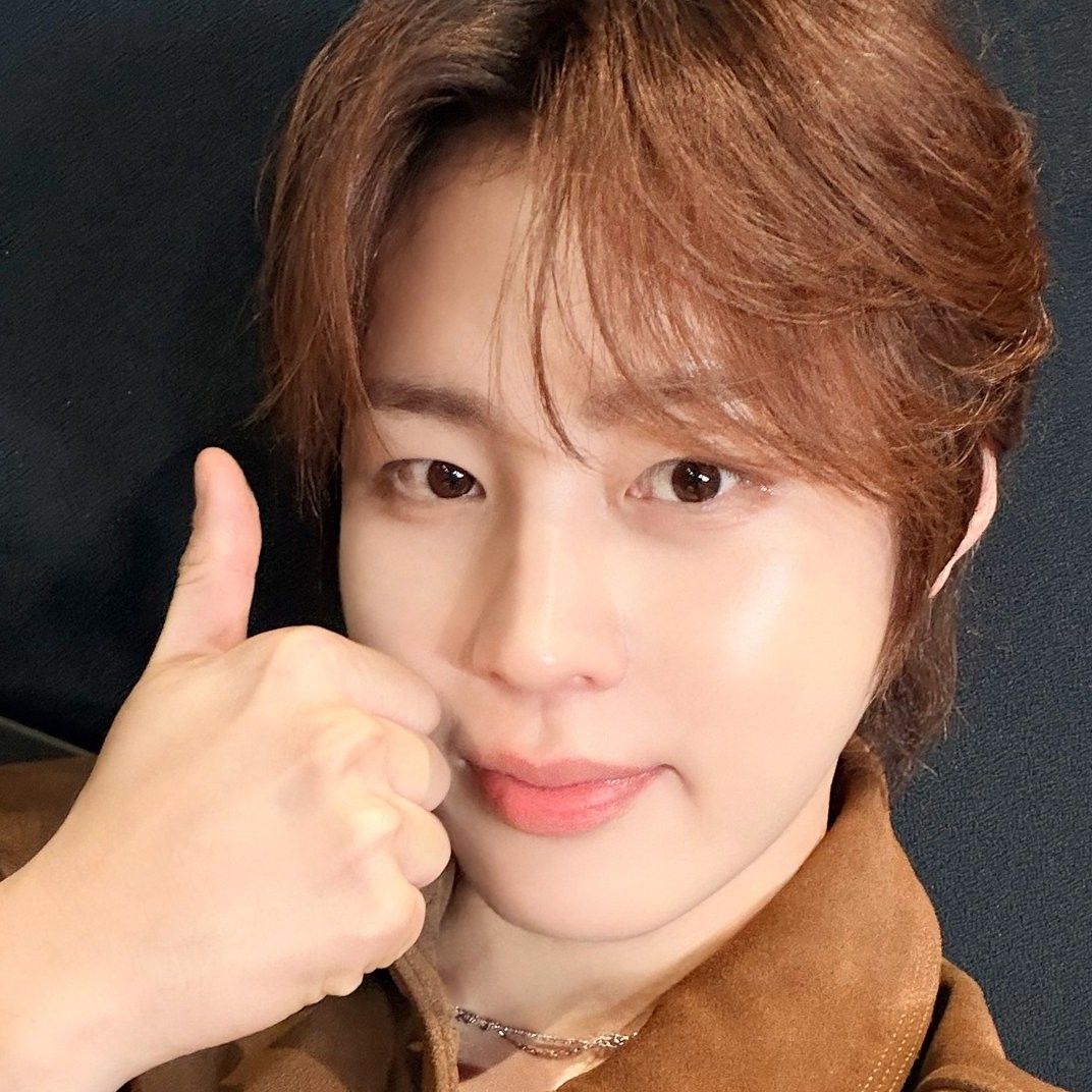 A moment captured by Ha Sungwoon's fan