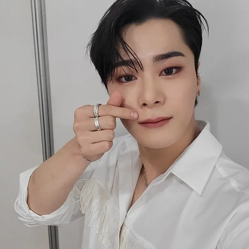 Behind-the-scenes cut of Moonbin (ASTRO)