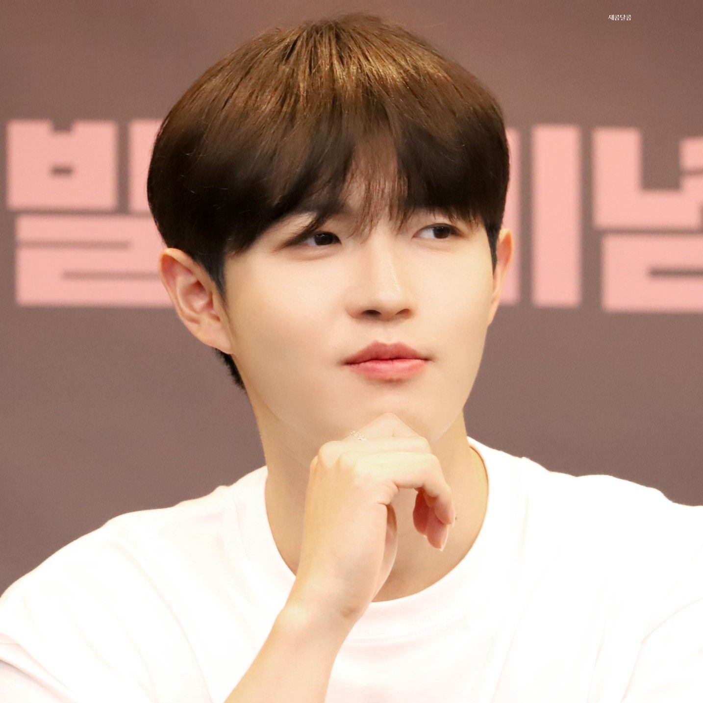 金在奐粉絲拍下的瞬間