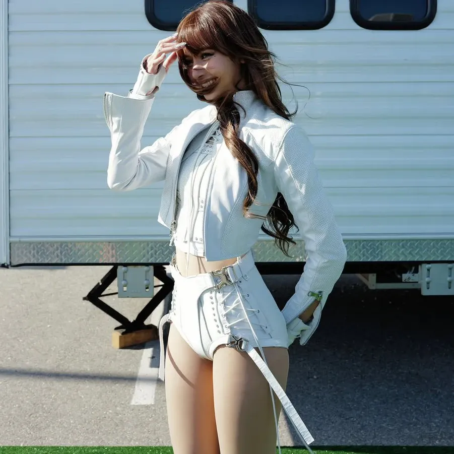 리사 (BLACKPINK) 최근 활동샷