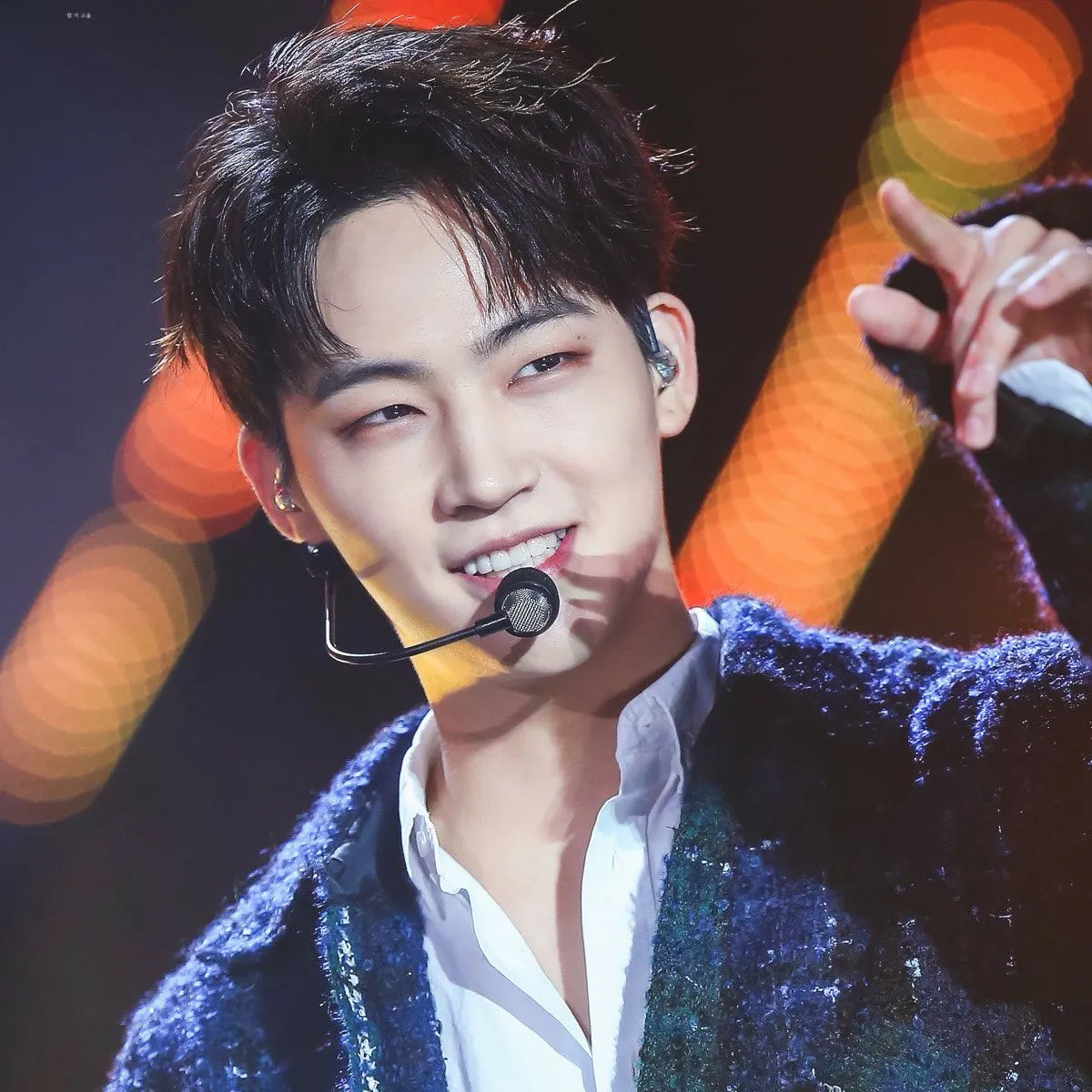 Behind-the-scenes cut of JAY B (GOT7)