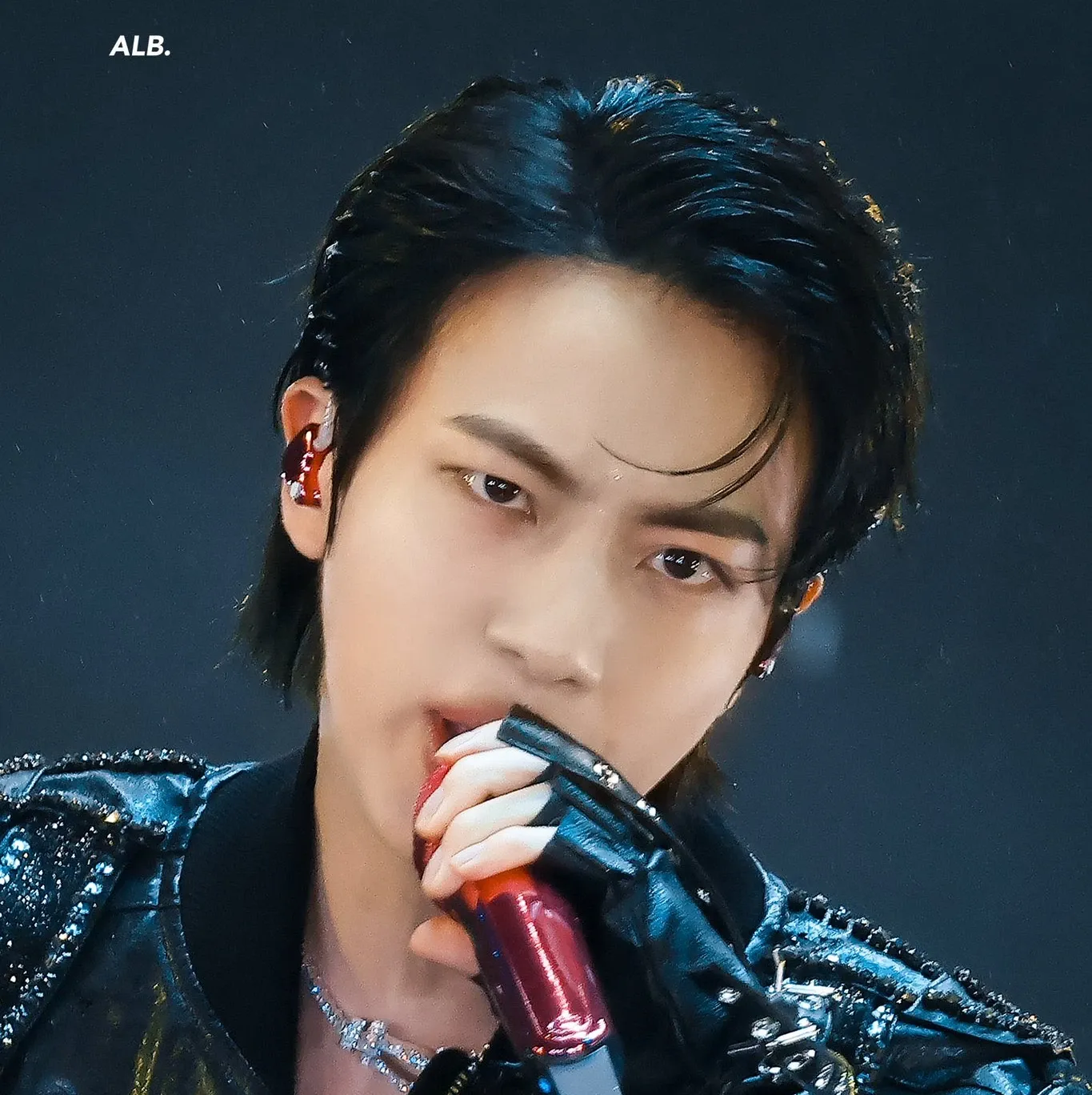 Momen yang diabadikan oleh penggemar Jin (BTS)