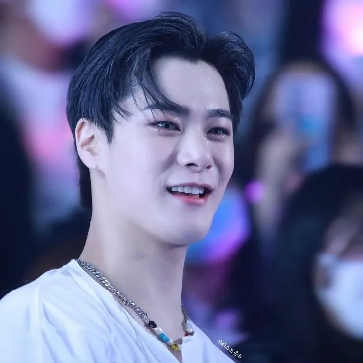 아스트로의 최신 사진