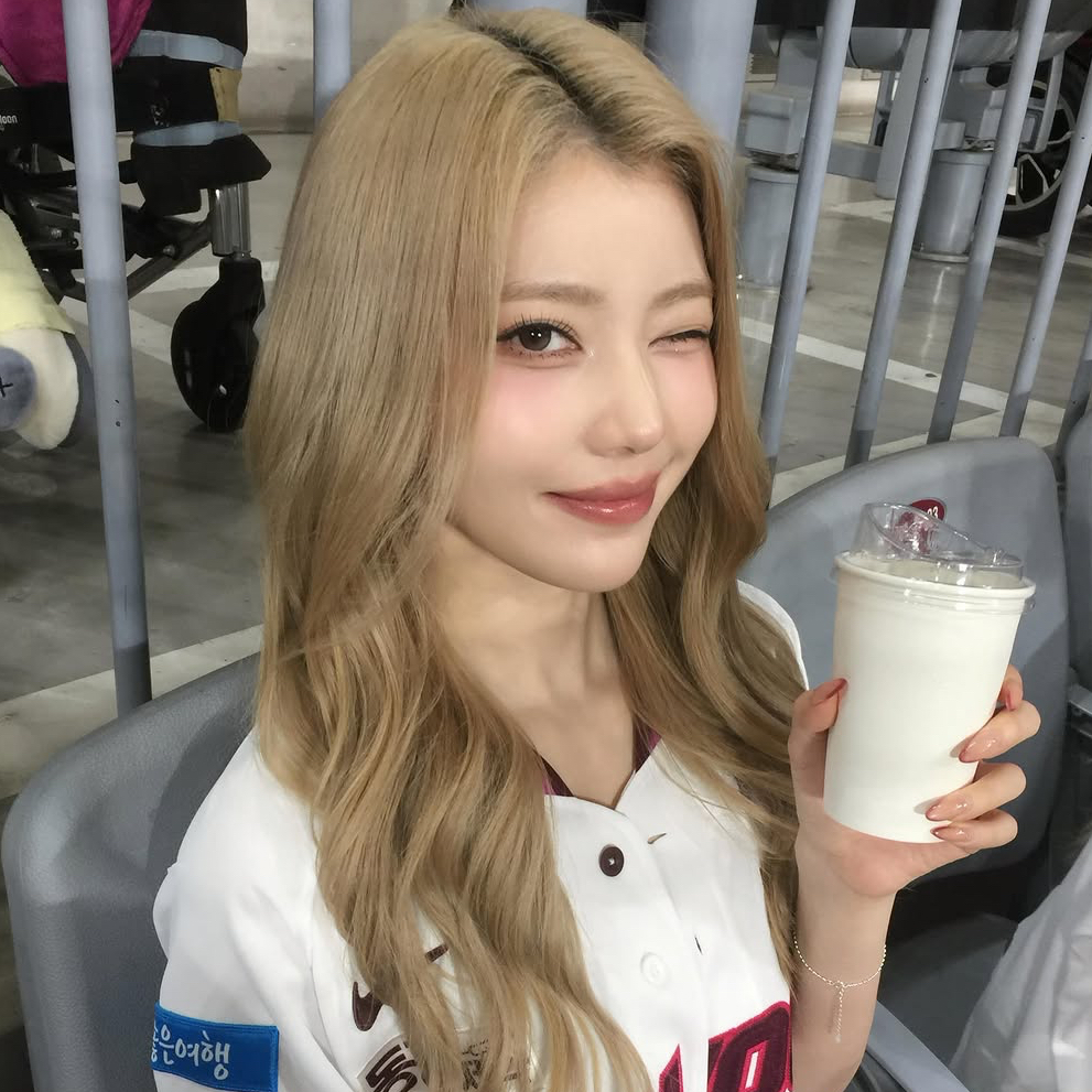 Latest photo of Xiao Ting (Kep1er)