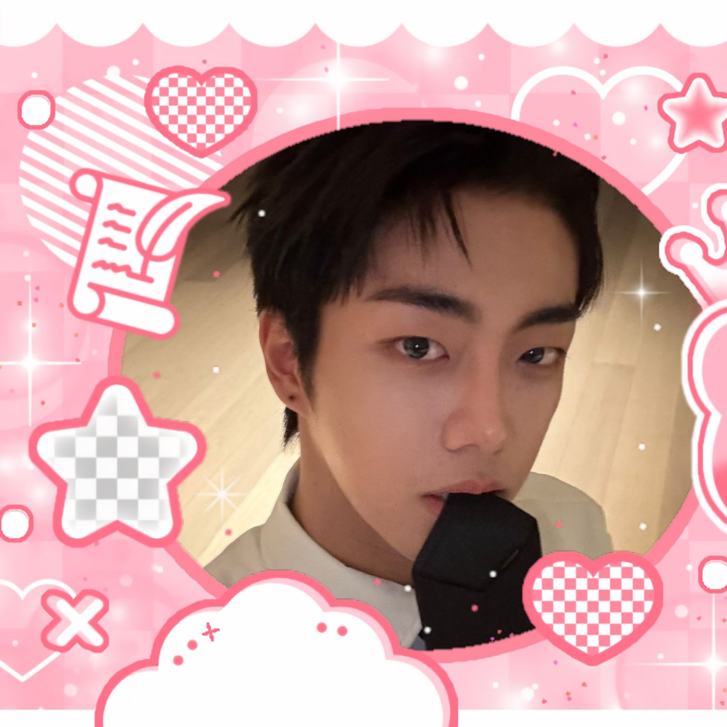 A moment captured by Rowan (MODYSSEY)'s fan