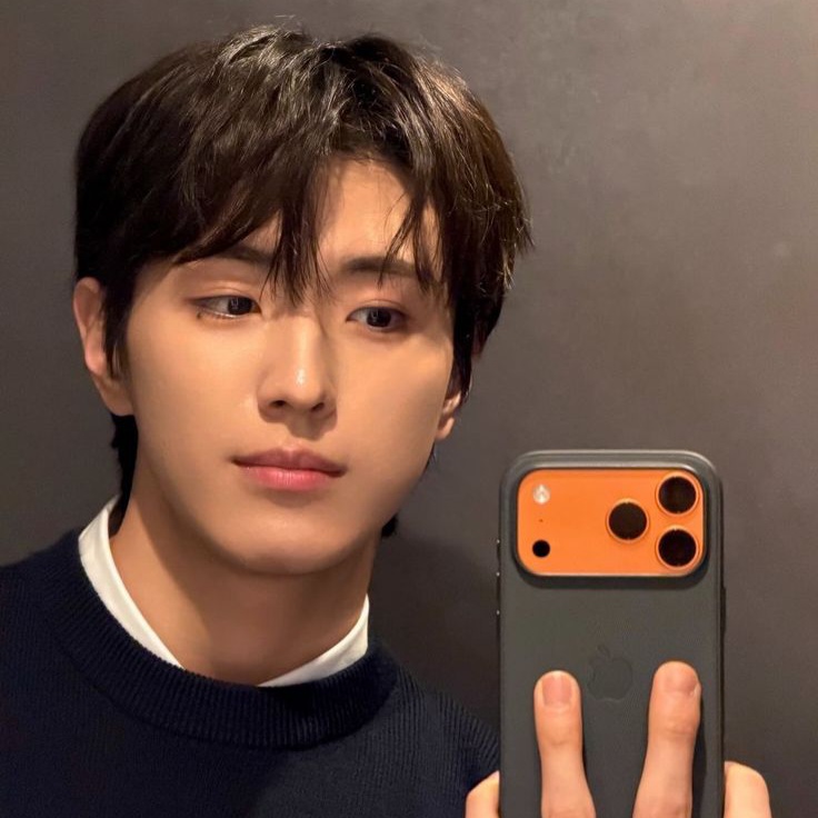 Behind-the-scenes cut of Yonghee (CIX)