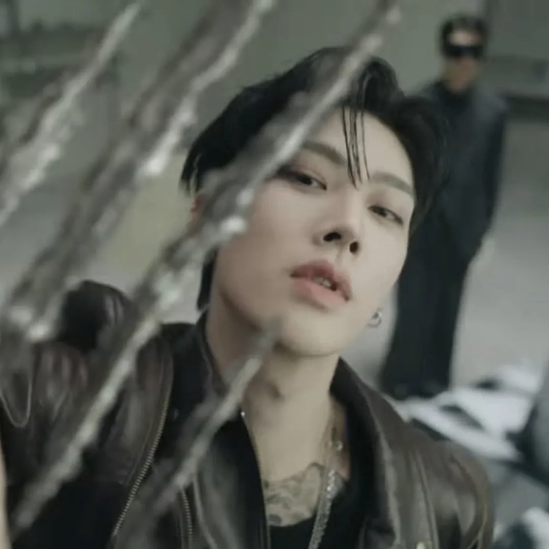 A moment captured by Ricky's fan