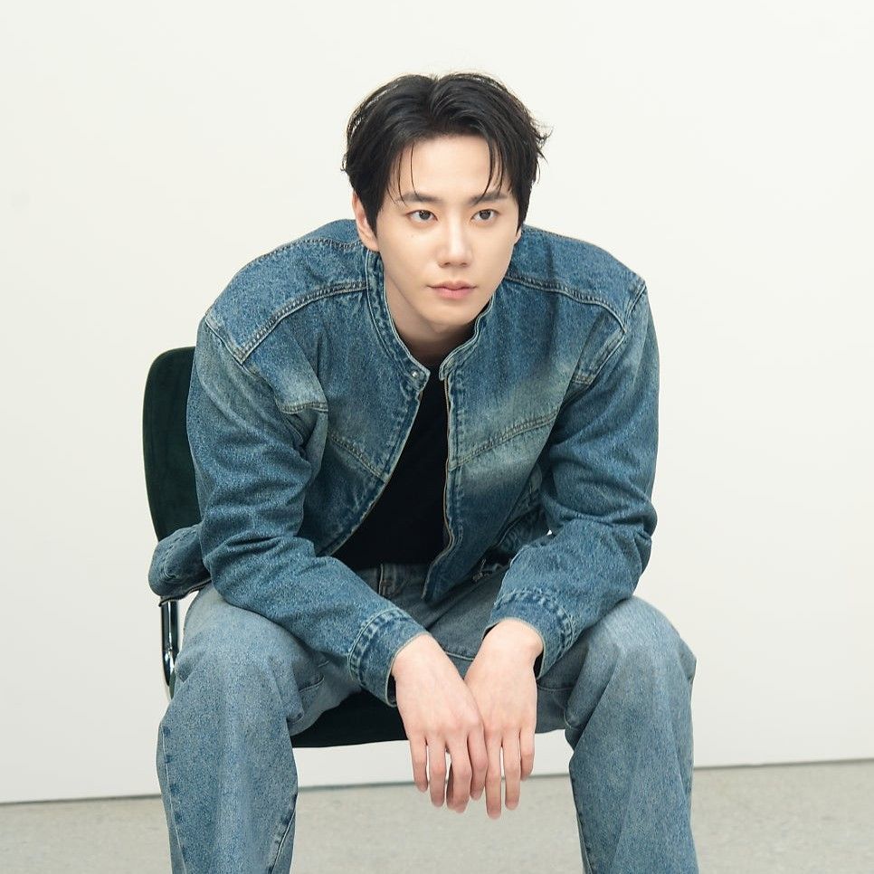 Recent activity shot of Lee Junyoung