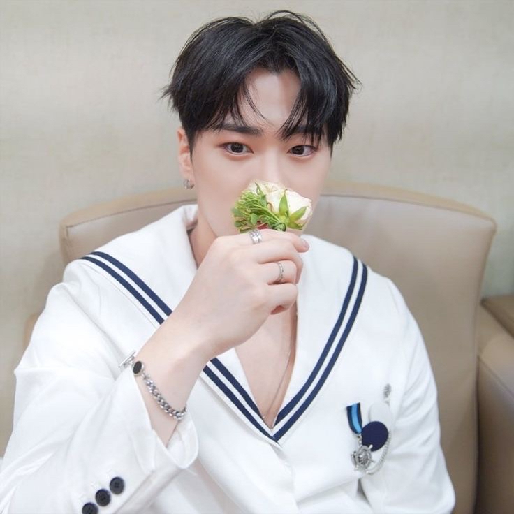 A moment captured by Moonbin (ASTRO)'s fan