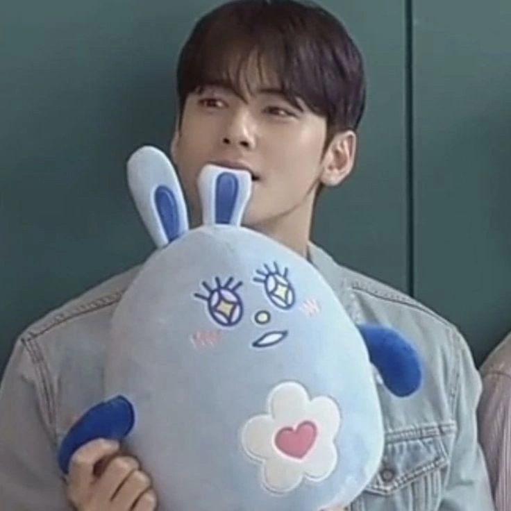 Latest photo of Eunwoo (ASTRO)