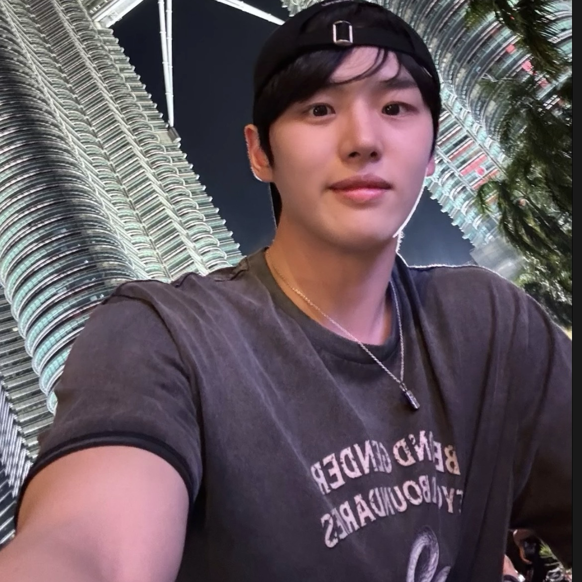 Behind-the-scenes cut of Hongseok (PENTAGON)
