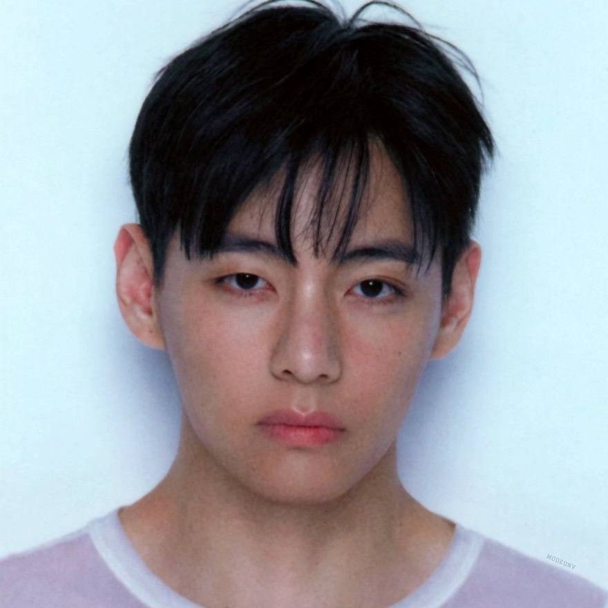 뷔 (방탄소년단)의 최신 사진