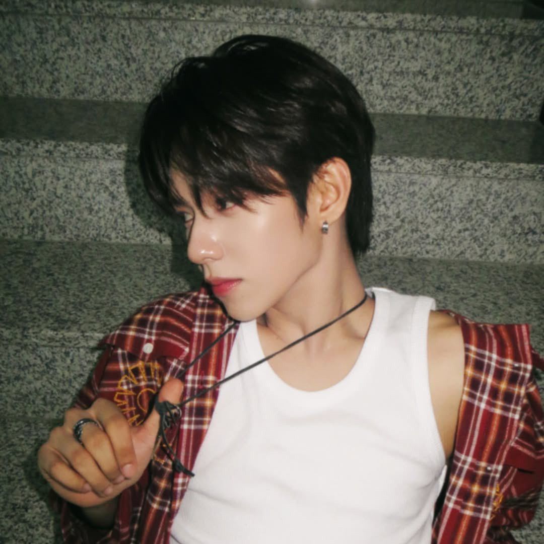 Latest photo of JL (AHOF)