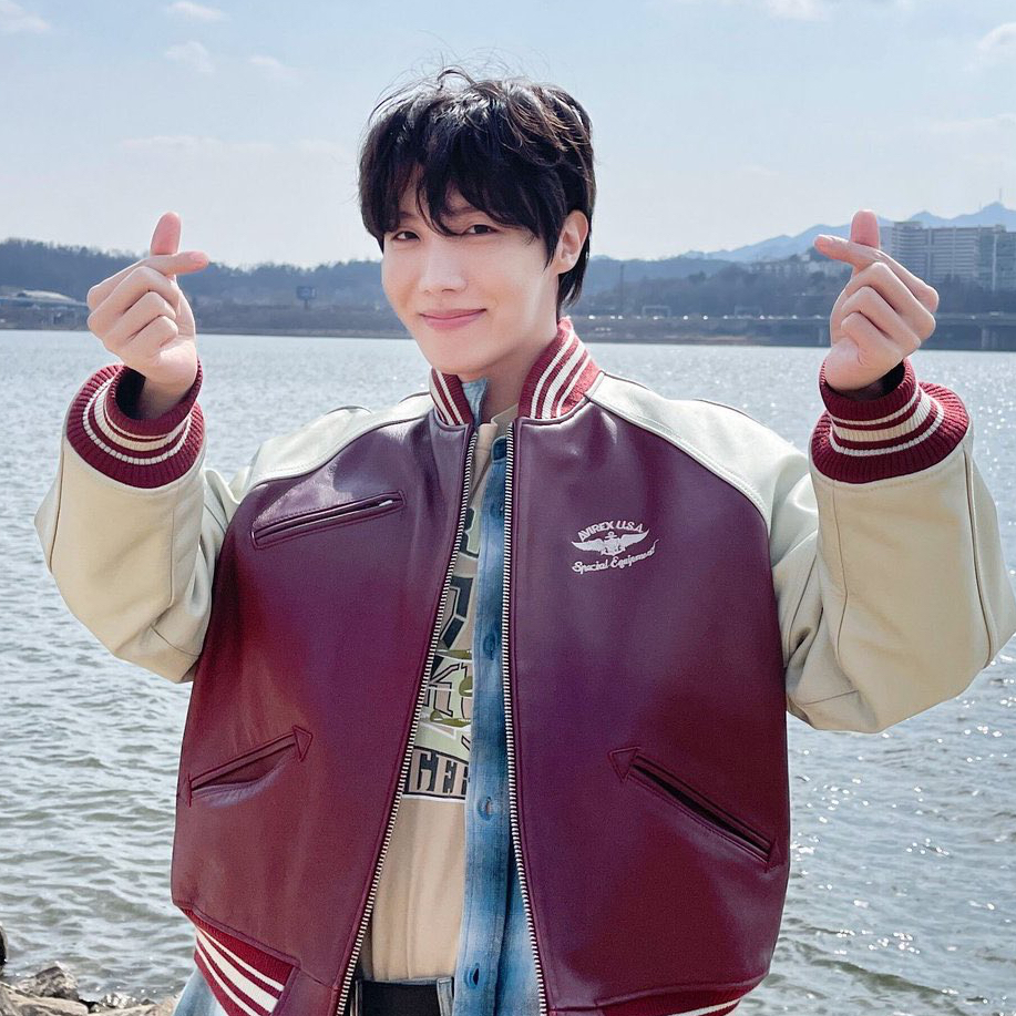 제이홉 (방탄소년단)의 최신 사진