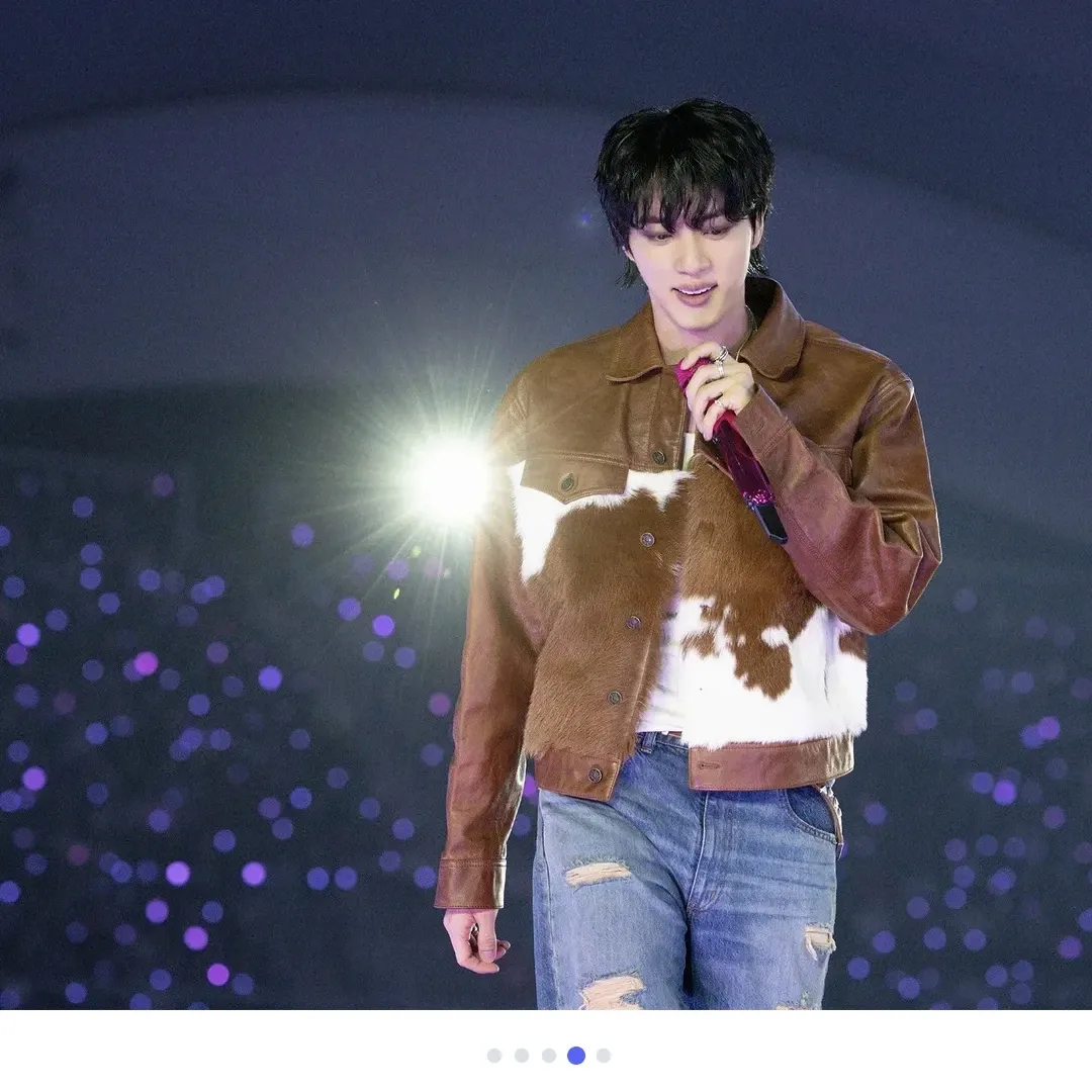 Momen yang diabadikan oleh penggemar Jin (BTS)