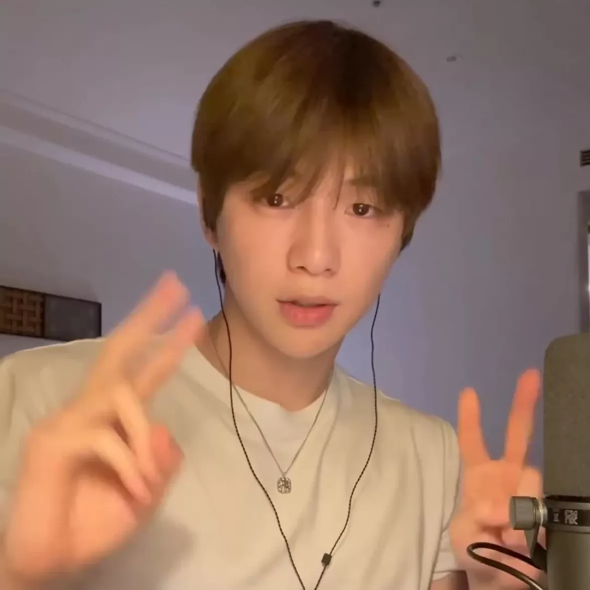 A moment captured by Kang Daniel's fan