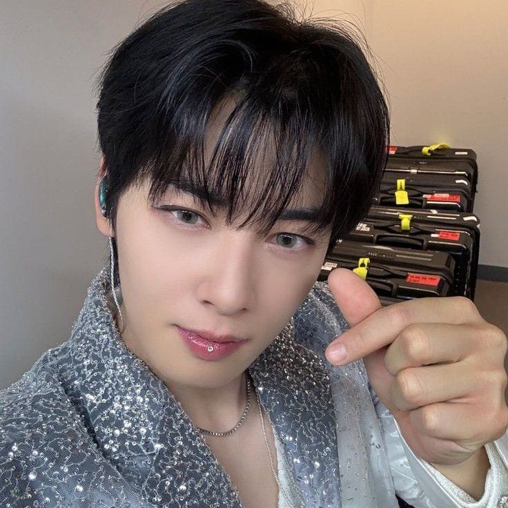 Recent activity shot of Eunwoo (ASTRO)