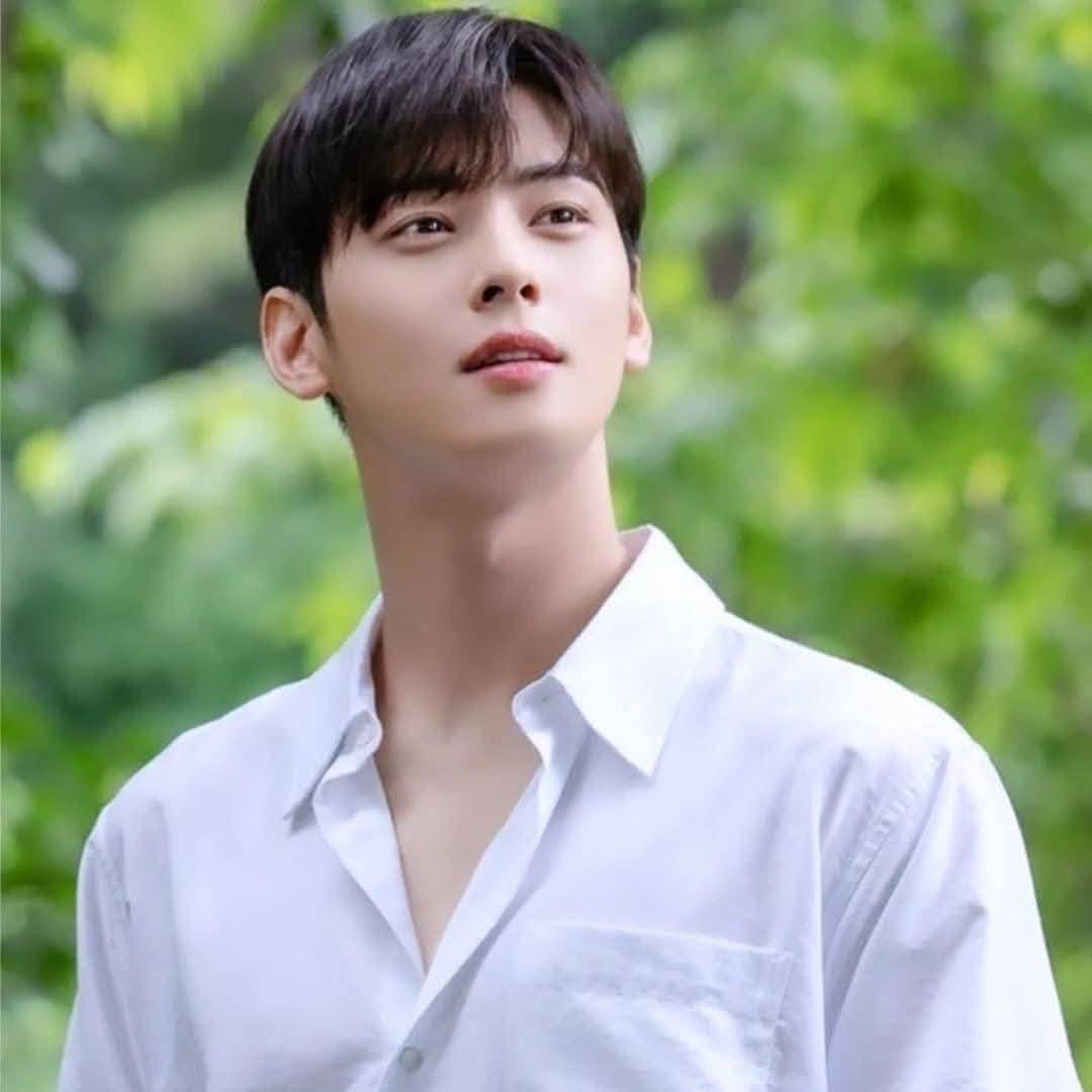 Recent activity shot of Eunwoo (ASTRO)