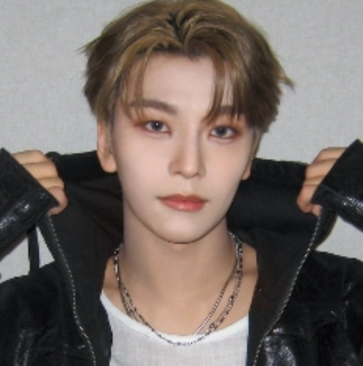 Behind-the-scenes cut of He Xinlong (ALPHA DRIVE ONE)