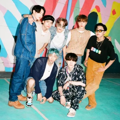 Behind-the-scenes cut of BTS