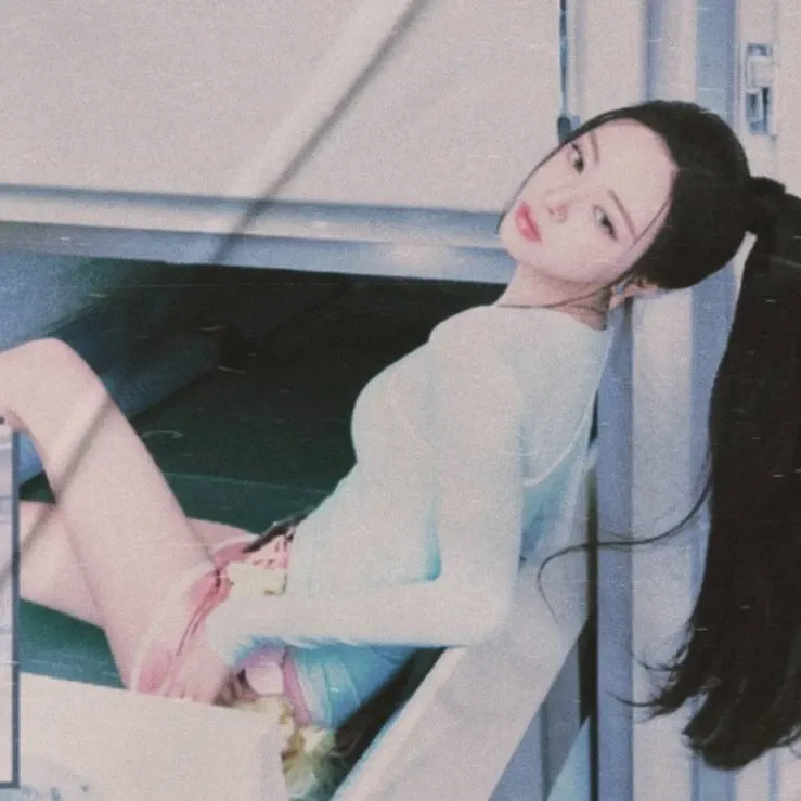 Behind-the-scenes cut of Yuna (ITZY)