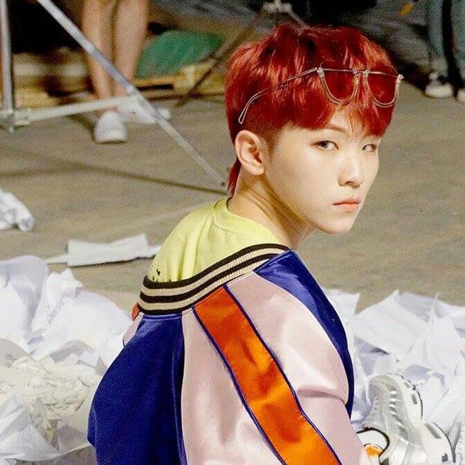 Woozi (SEVENTEEN)的最新活动照片